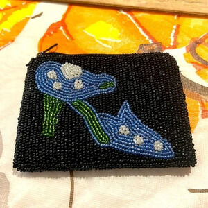 Vintage 1990s Hand-beaded Coin Purse with a dainty blue shoe design